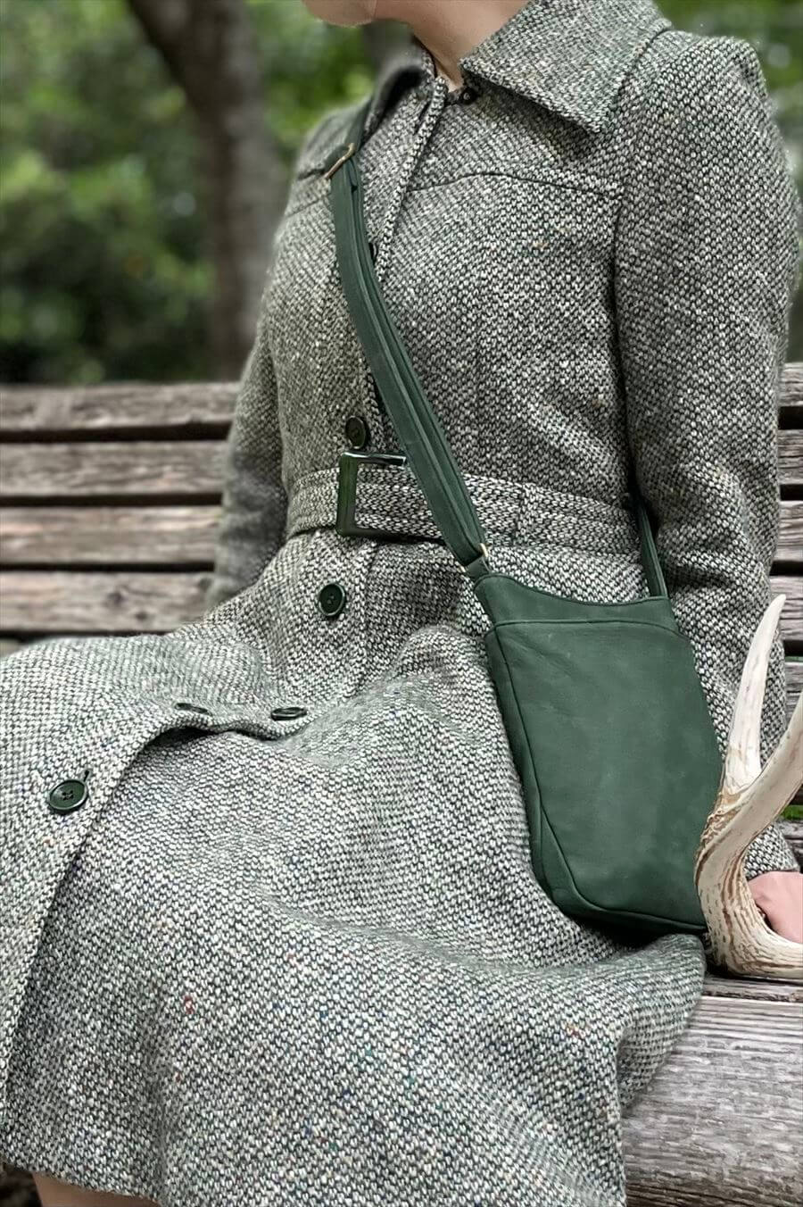 サコッシュ / 鹿革 | 天然エゾ鹿革のレザレクション公式通販