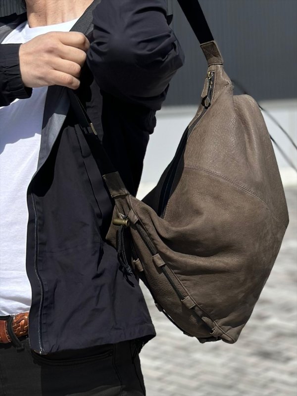 天然エゾ鹿革のショルダーバッグ