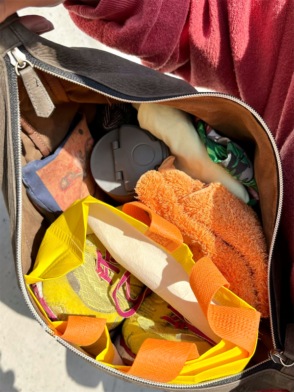 天然エゾ鹿革のショルダーバッグ