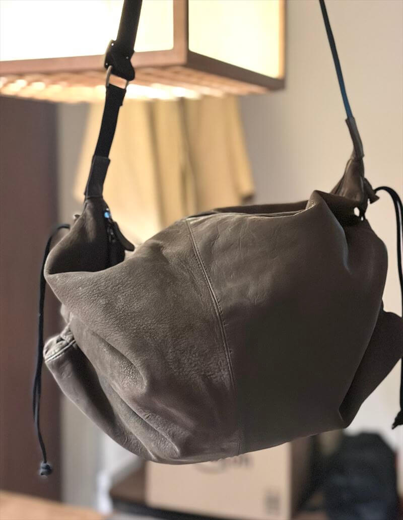 天然エゾ鹿革のショルダーバッグ